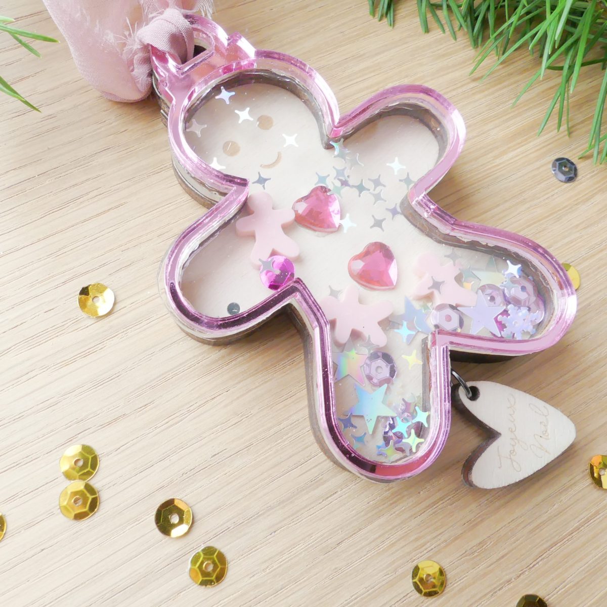 Madame biscuit de Noël coeurs strass ( à secouer)