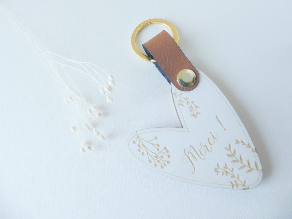 Porte clefs coeur fleuri