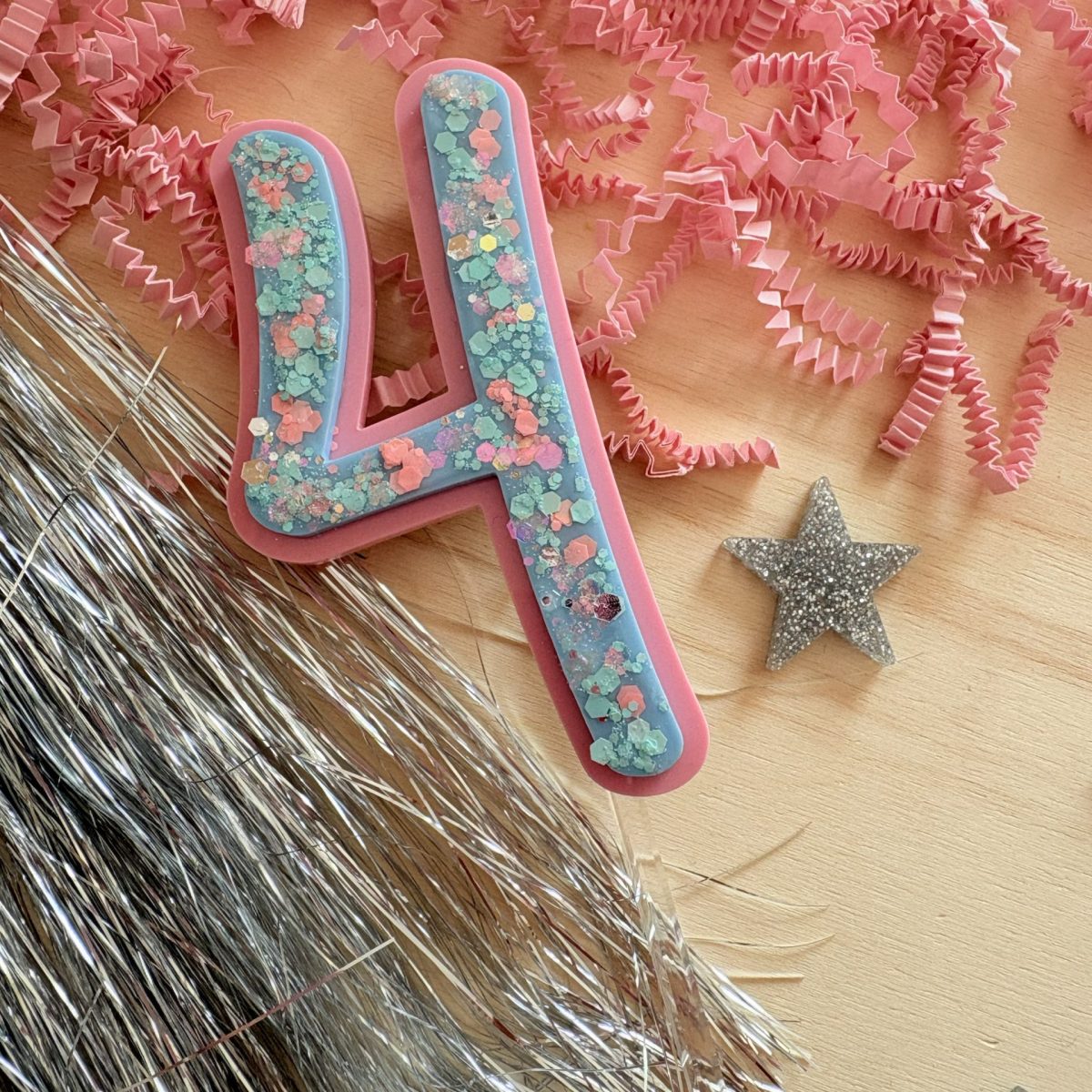 Chiffre glitter rose bleu ciel (pic amovible)