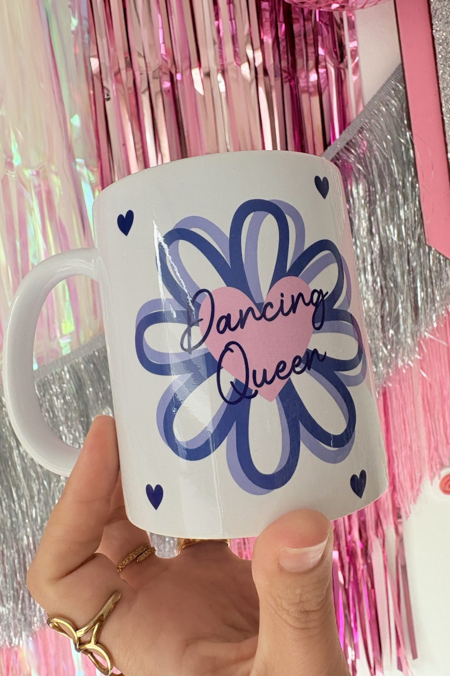 Mug fleurs bleu/violet mots personnalisés