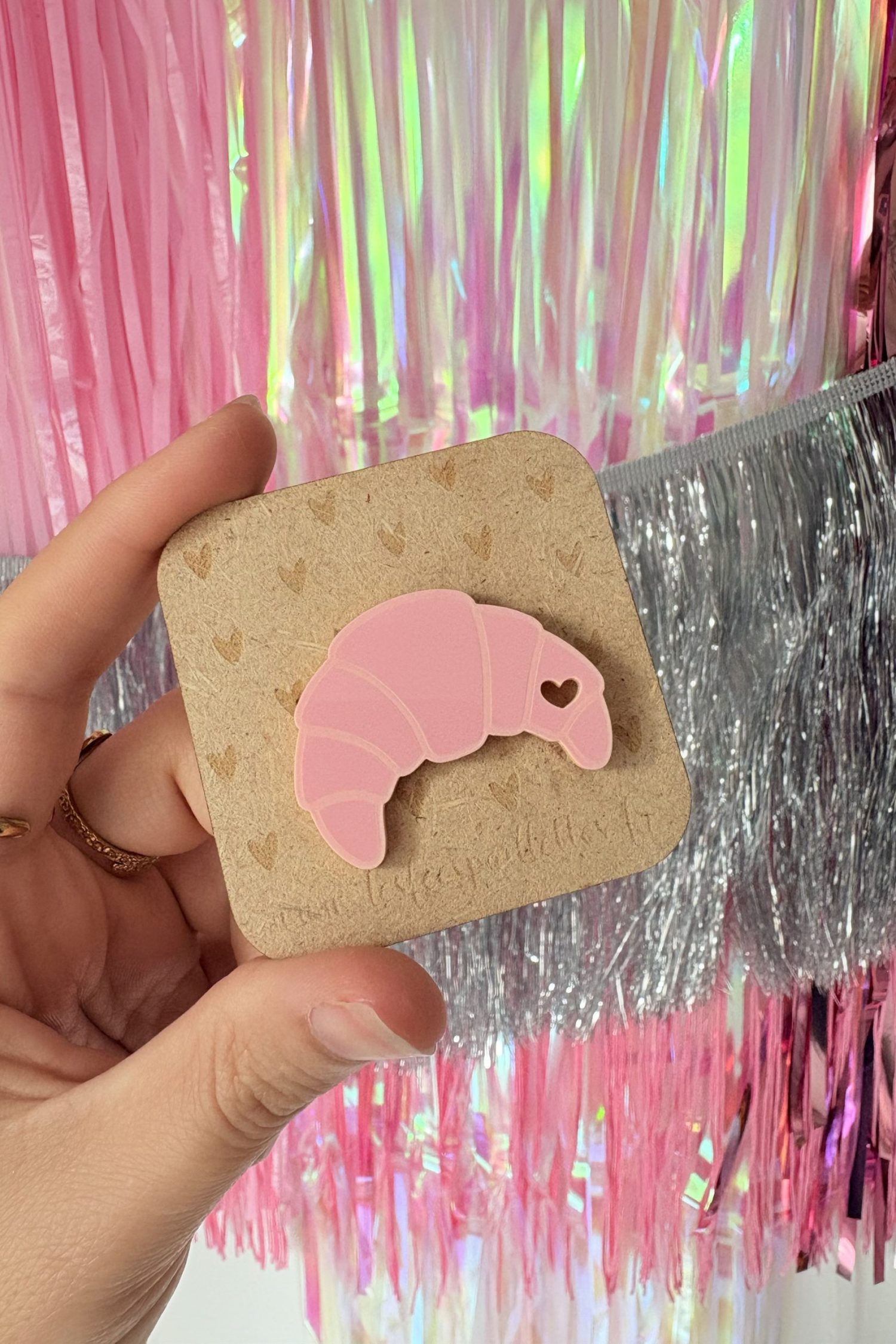 Broche croissant coeur Rose