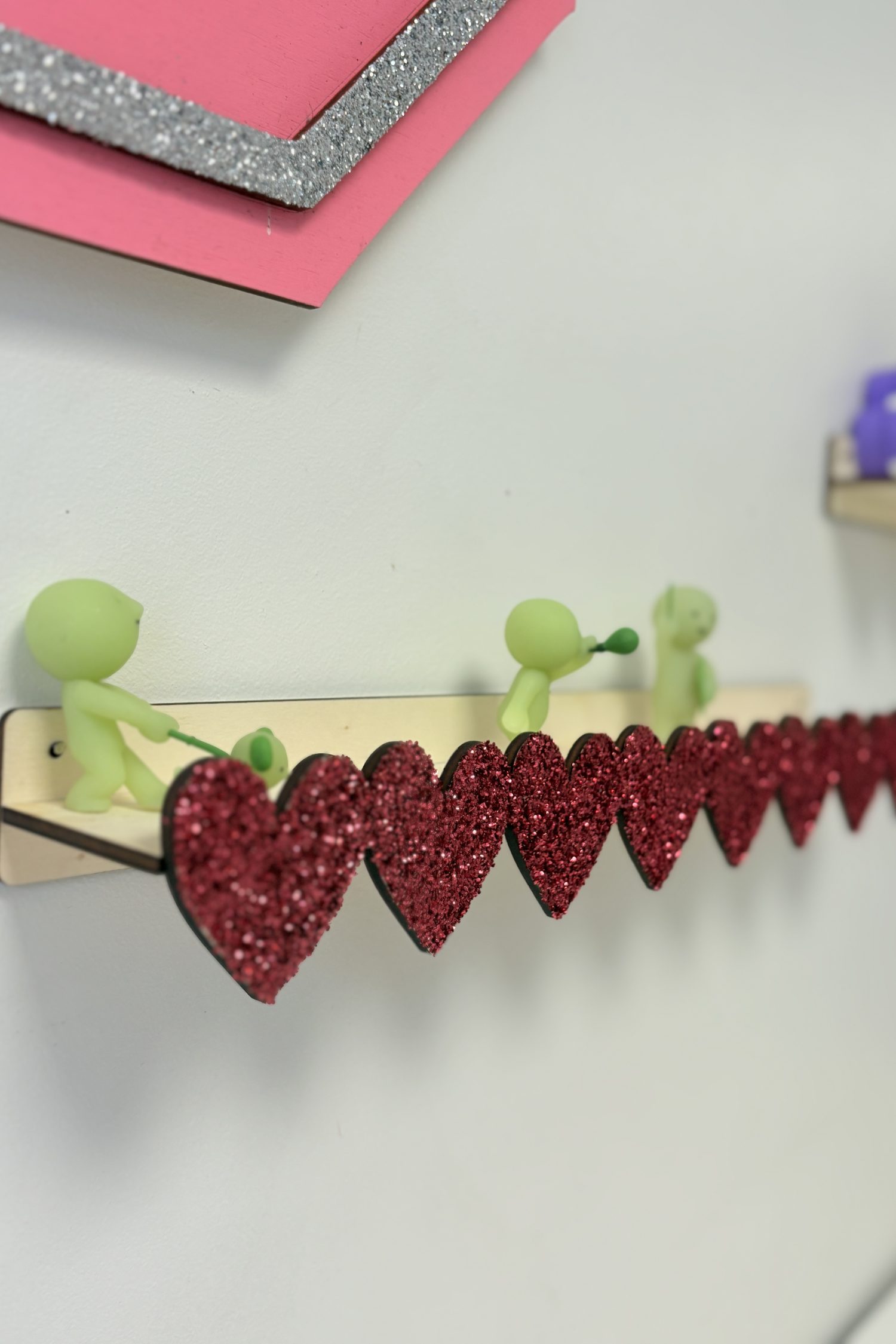 Etagère à paillettes coeurs (50cm)