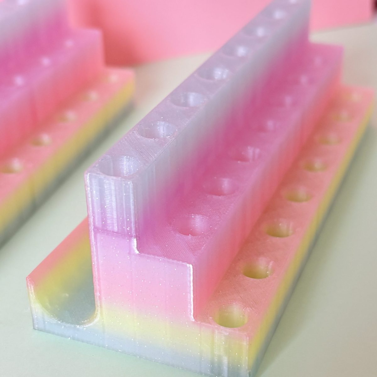 Porte stylos Arc en ciel pailleté (ordre couleurs aléatoire)