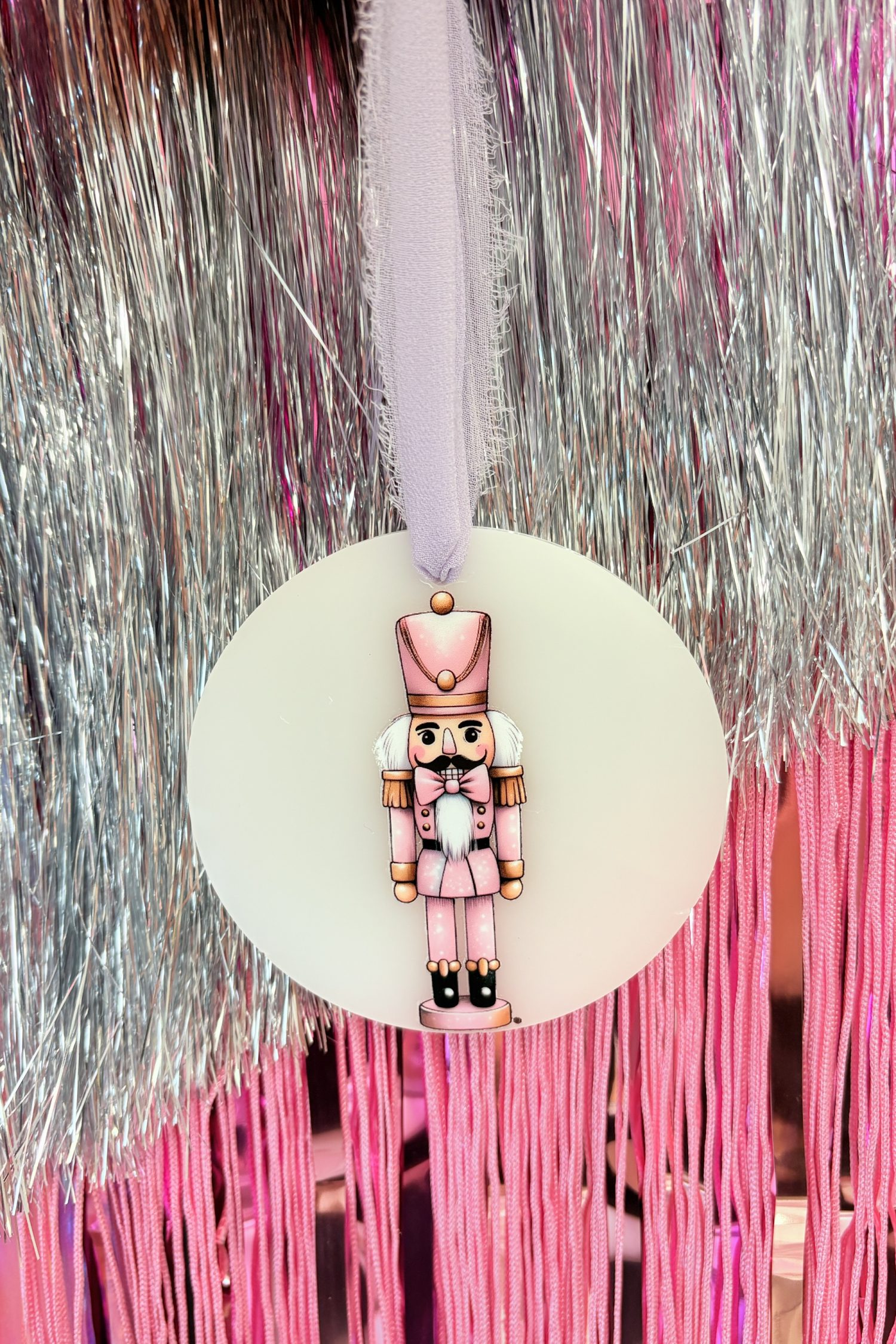 Boule casse noisette rose ruban violet 8cm