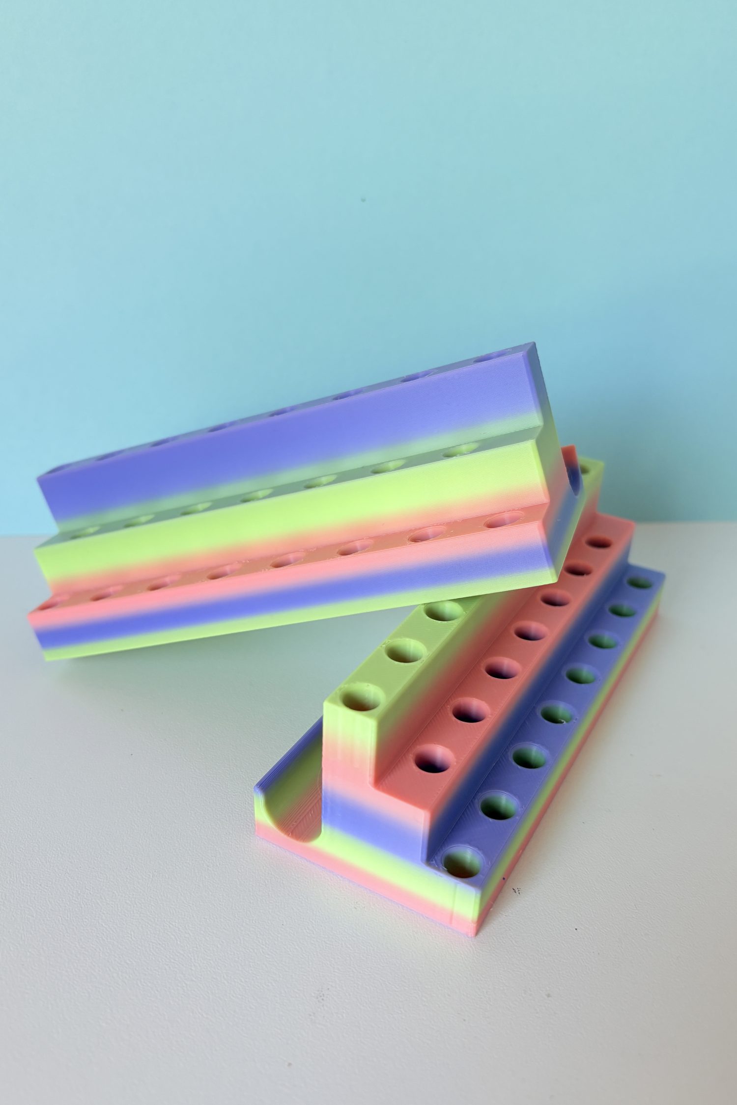 Porte stylos pour crayons rangement Rainbow mat pastel