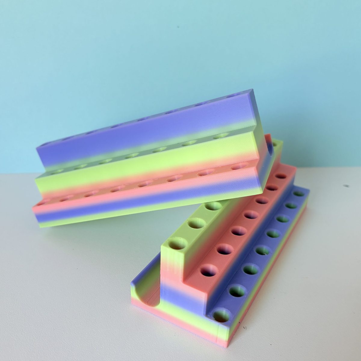 Porte stylos pour crayons rangement Rainbow mat pastel
