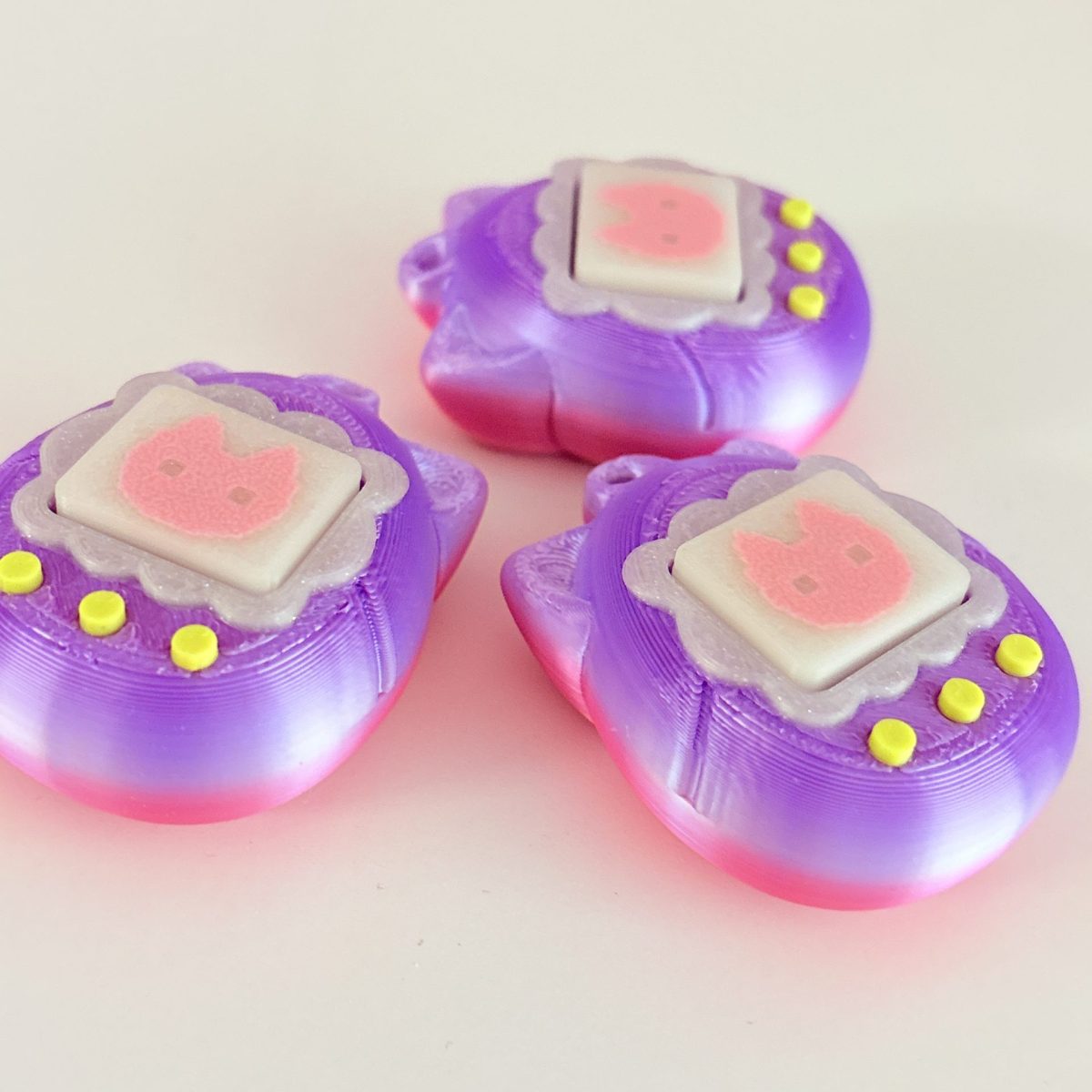 Clicker Tamagotchi violet-rose
